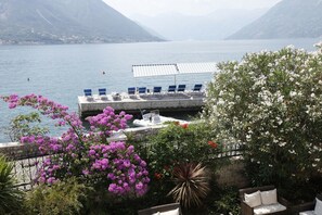 Unclassified image, 3 of 41, button - Palazzo Radomiri (Kotor)