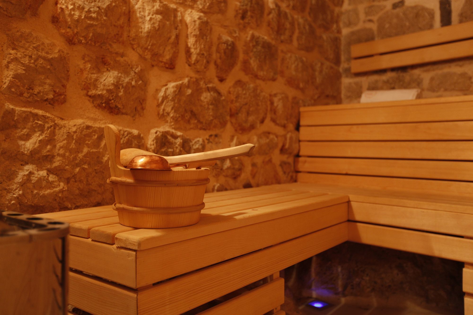 body treatments, body scrubs, facials, massage/treatment rooms