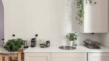 Refrigerador, cafetera expreso, cafetera/tetera, tetera/pava eléctrica