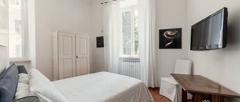 Double Room | Premium bedding, down comforters, memory foam beds