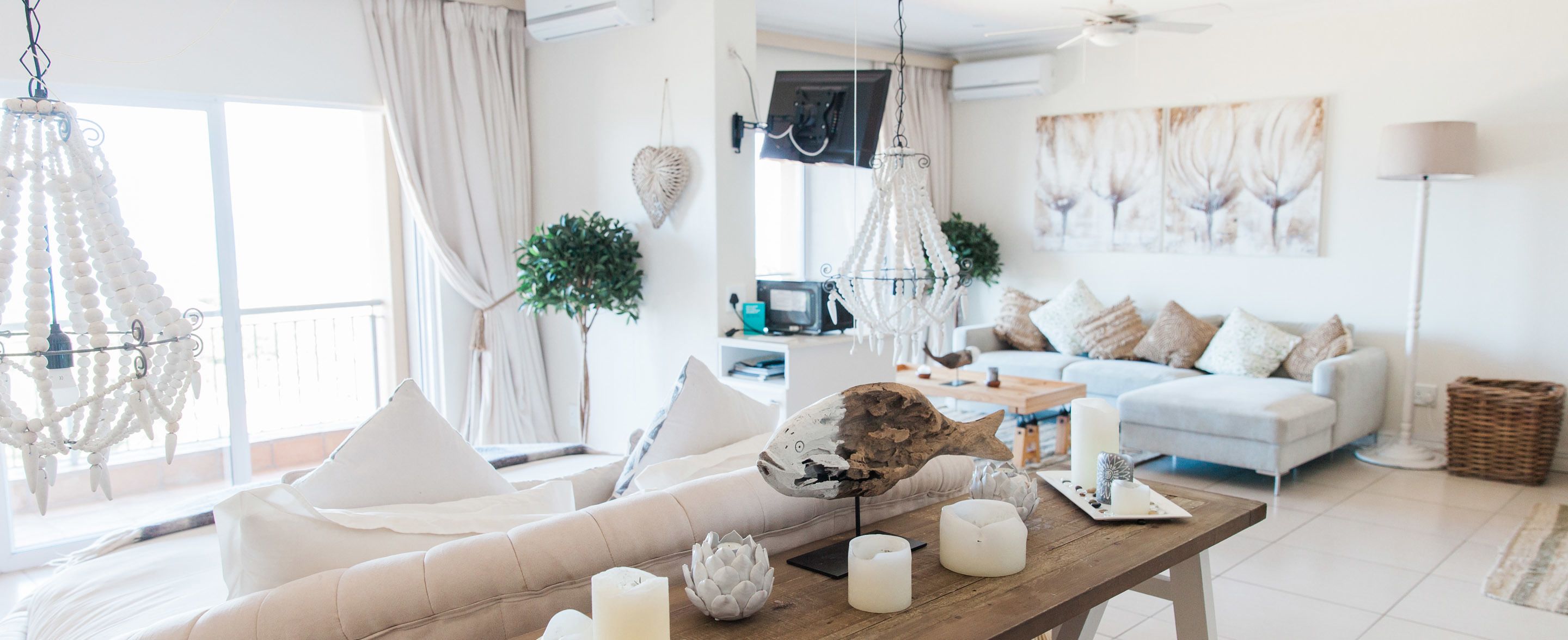 honeymoon suite, 1 king bed, bathtub, sea view | 1 bedroom, in-room safe, blackout curtains, free wifi