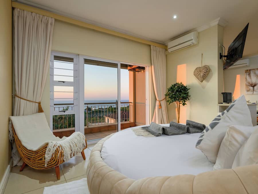 Honeymoon Suite, 1 King Bed, Bathtub, Sea View | In-room safe, blackout drapes, free WiFi, bed sheets