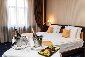 Superior Twin Room, City View | Premium bedding, pillowtop beds, minibar, in-room safe - Europe Hotel (Sarajevo)