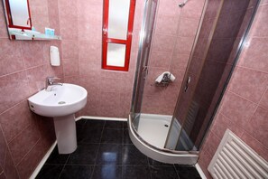 Studio, Terrace | Bathroom | Free toiletries, hair dryer, bathrobes, slippers