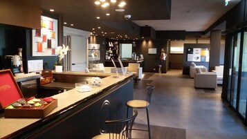 酒吧（店内）