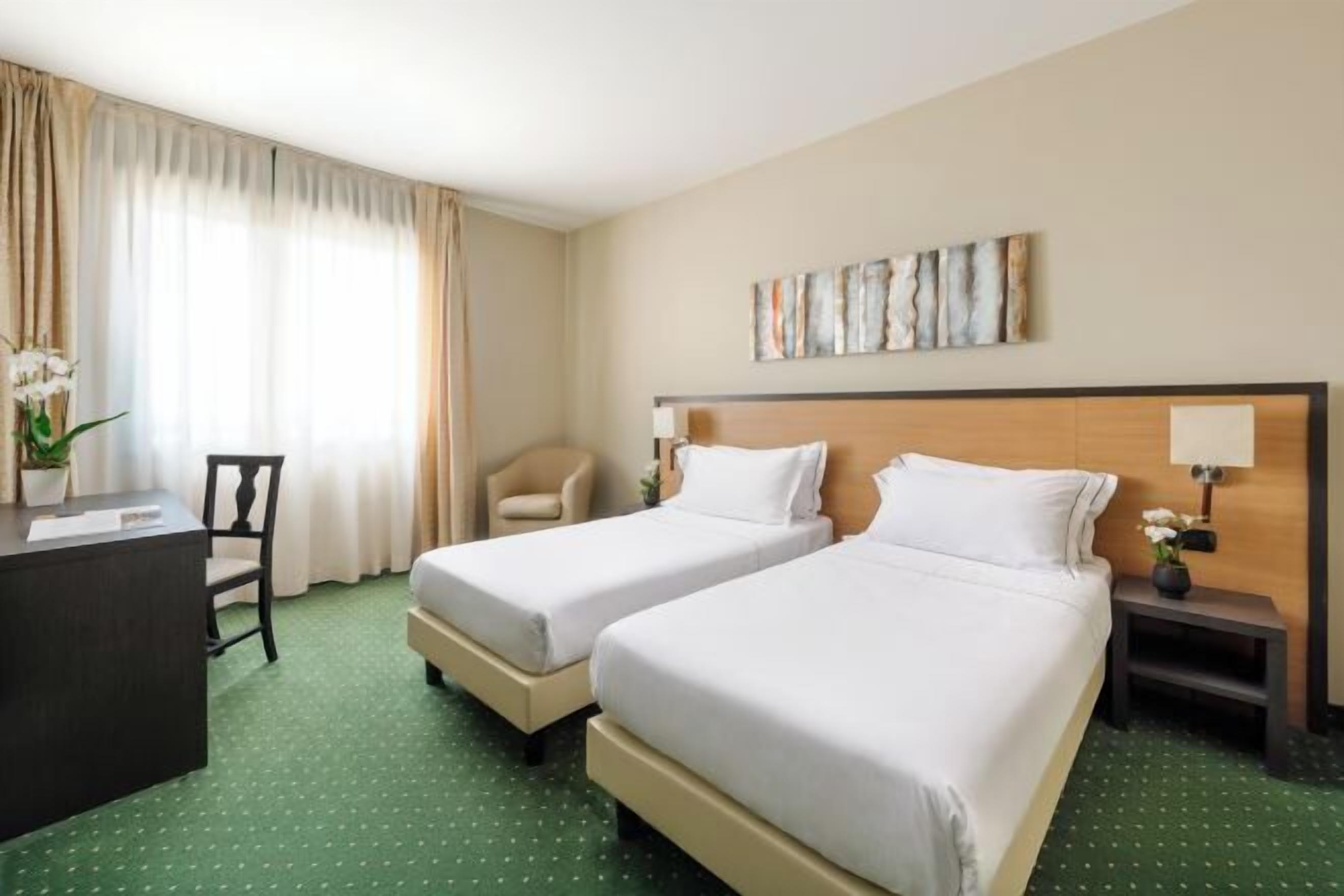 Minibar, in-room safe, free WiFi, bed sheets