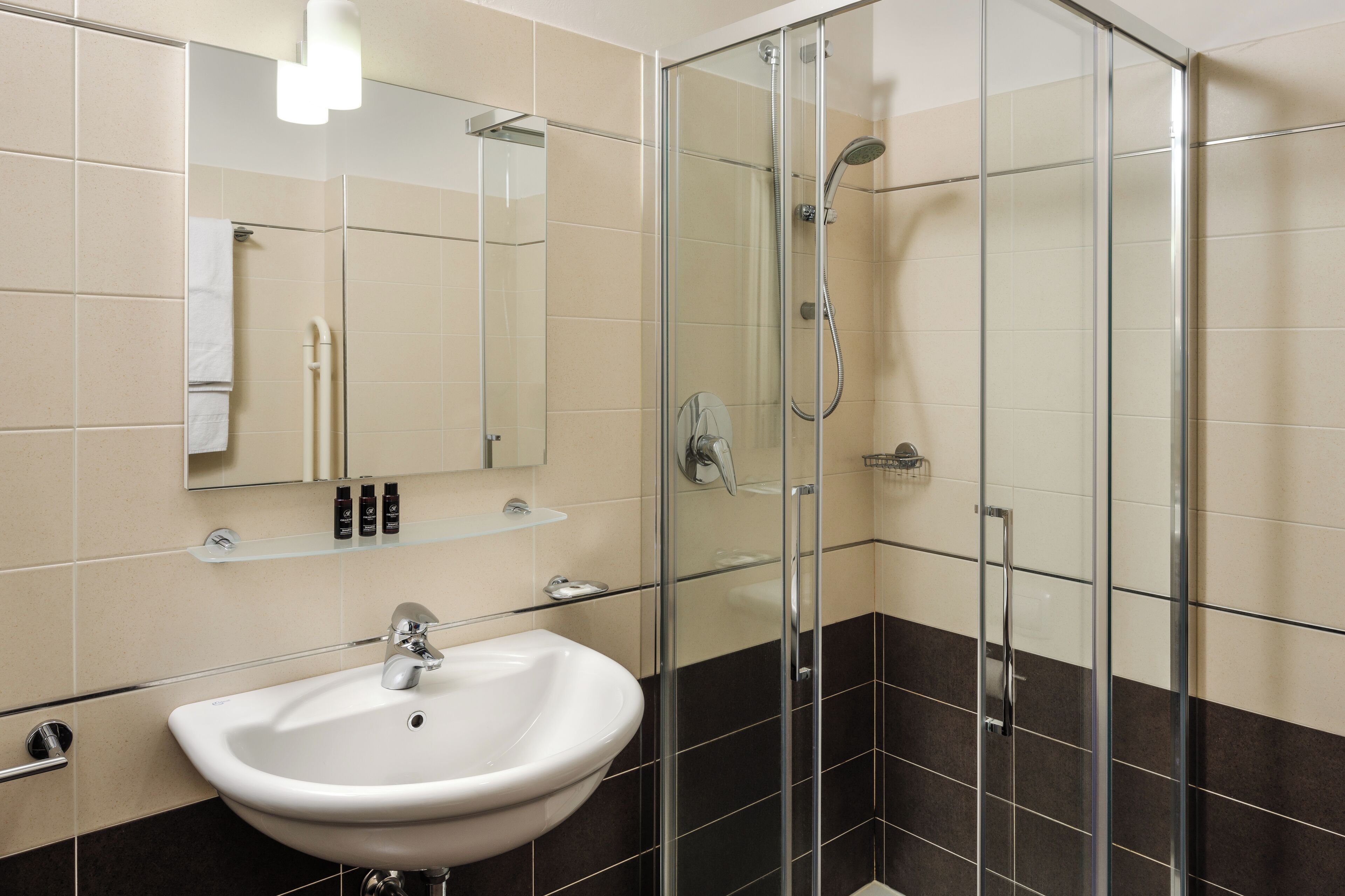 Photo - Smart Hotel King, by R Collection Hotels