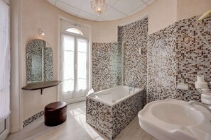 Free toiletries, hair dryer, towels