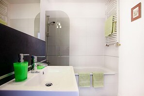 Comfort Apartment, Garden View | Bathroom
