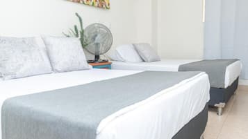 Triple Room | Desk, laptop workspace, free WiFi, bed sheets
