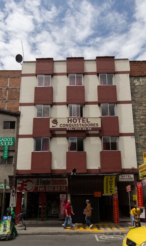 Front of property - Hotel Conquistadores (Medellín)