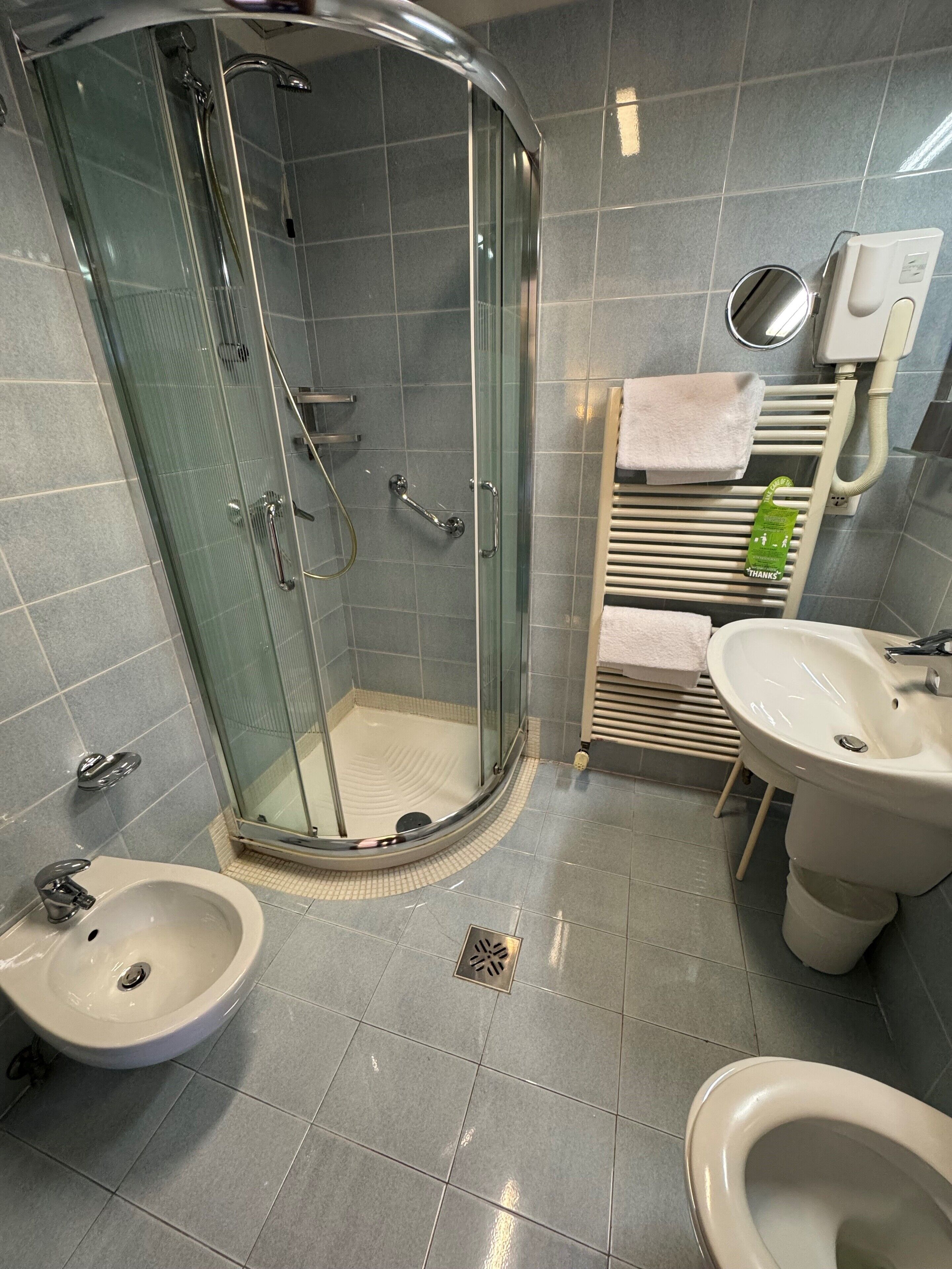 shower, free toiletries, hair dryer, bidet