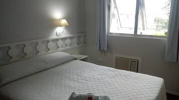 Quarto casal standard | Frigobar, escrivaninha, Wi-Fi de cortesia, roupa de cama