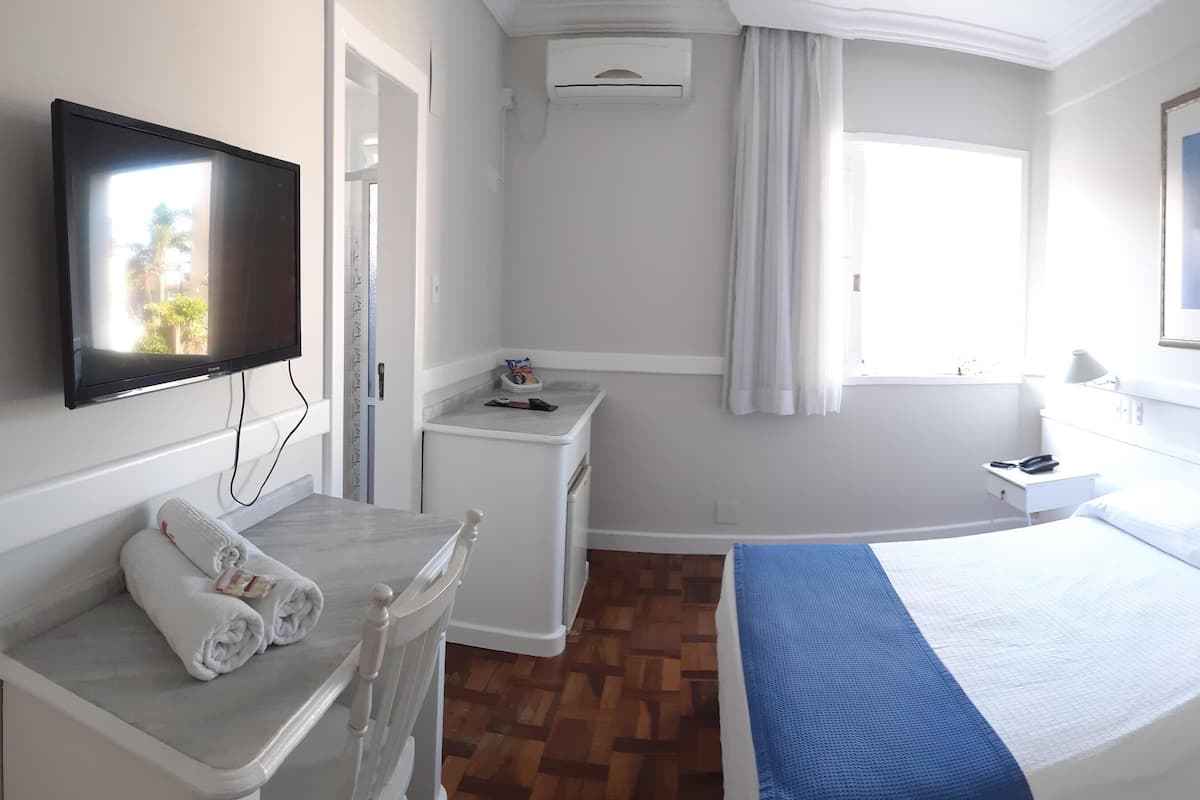 Minibar, desk, free WiFi, bed sheets