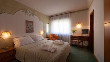 In-room safe, blackout curtains, free WiFi