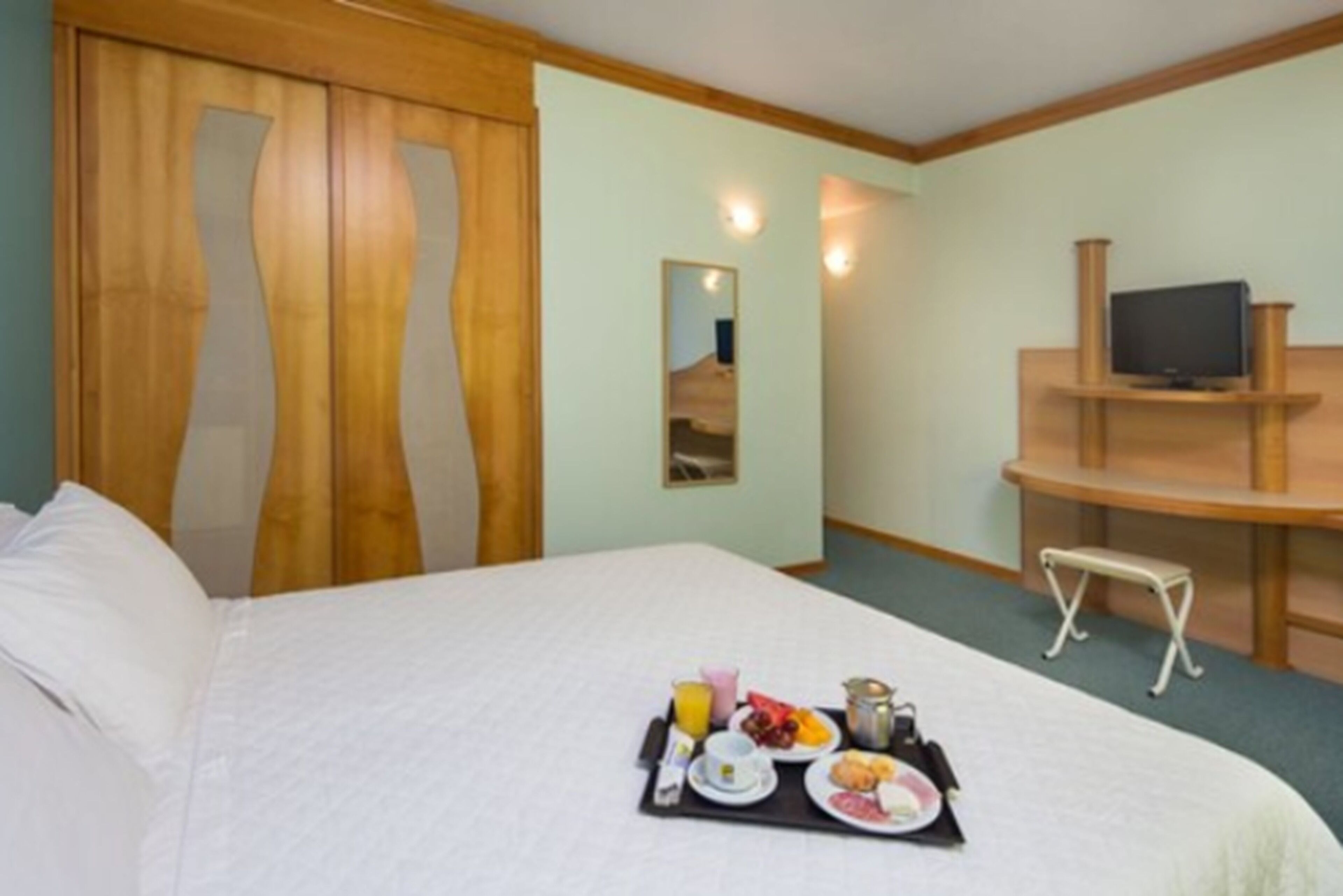 minibar, in-room safe, individually furnished, desk