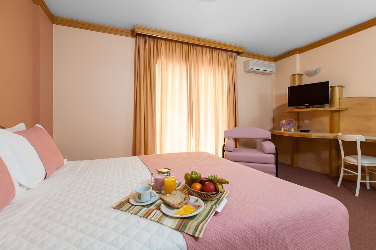 Minibar, in-room safe, individually furnished, desk