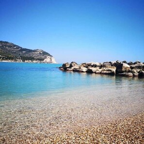 Private beach nearby - Hotel il Melograno (Mattinata)