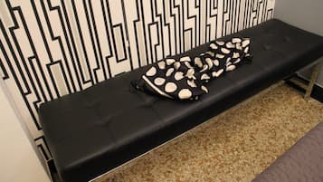 Camera Matrimoniale, bagno privato | Area soggiorno | TV LED 19 pollici con canali satellitari, TV