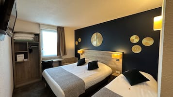 Triple Room | Pillow-top beds, desk, blackout curtains, soundproofing