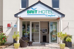 Exterior - Brit Hotel Saumur (Distre)