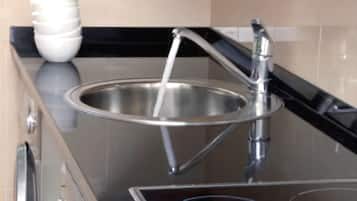 Apartemen (3-4 people) | Dapur pribadi | Lemari es besar, microwave, kompor, dan mesin pencuci piring