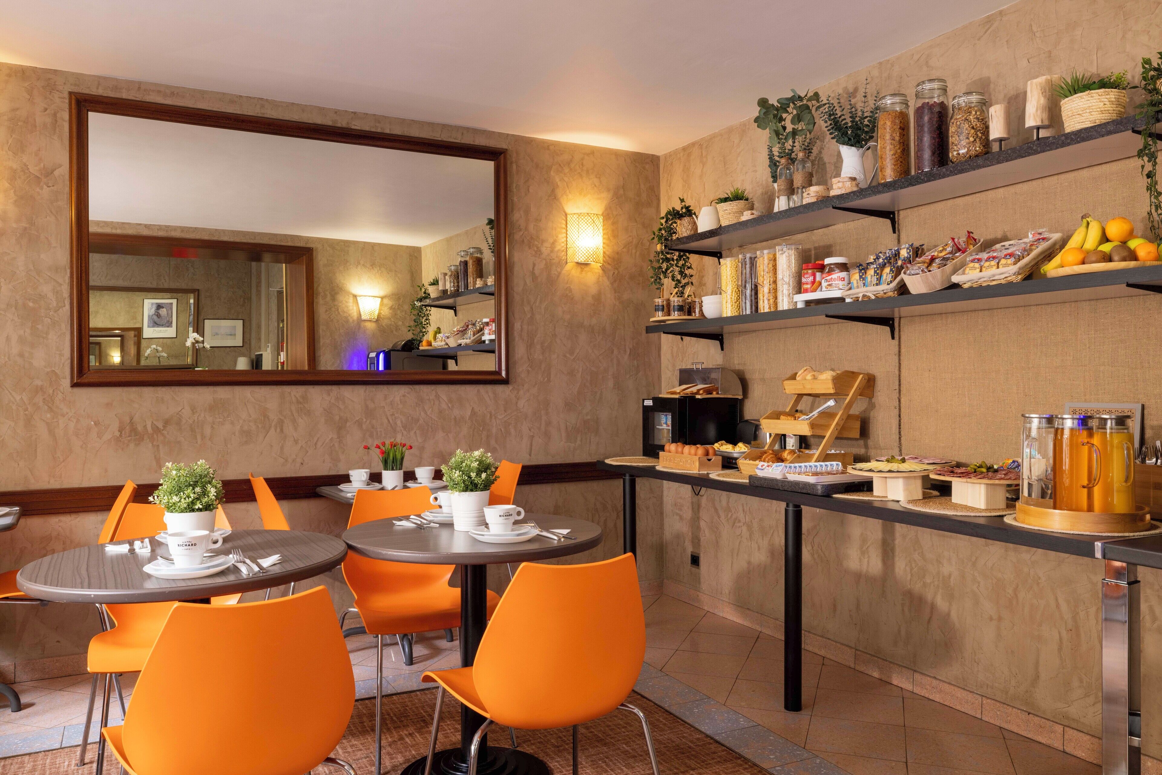 Colazione continentale, servita tutte le mattine (13 EUR a persona) 