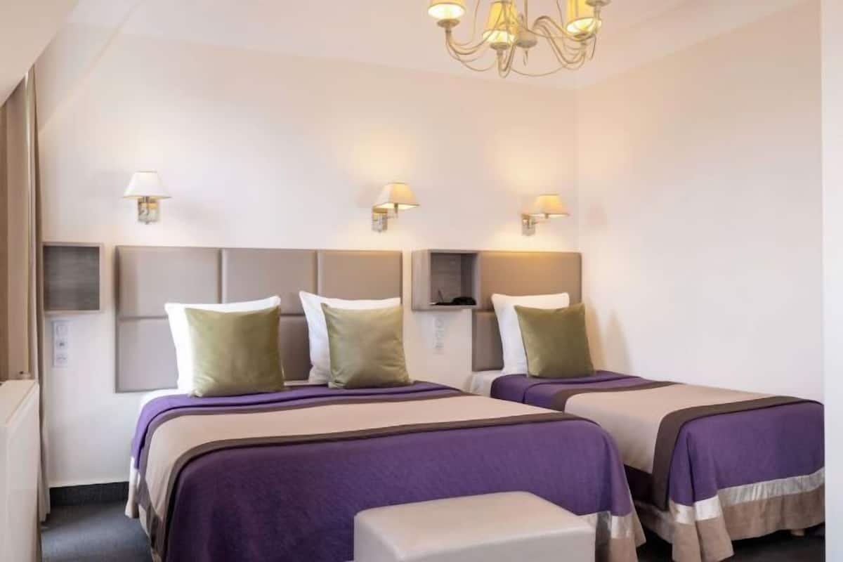 In-room safe, desk, soundproofing, free WiFi