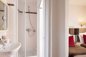 Tomannsrom – classic, 2 enkeltsenger | Bad | Dusj, hårføner og håndklær