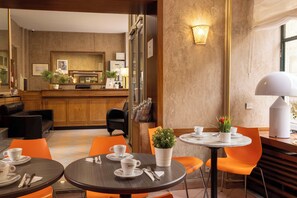 Daily continental breakfast (EUR 13 per person) - Hotel Saint Pierre (Paris)