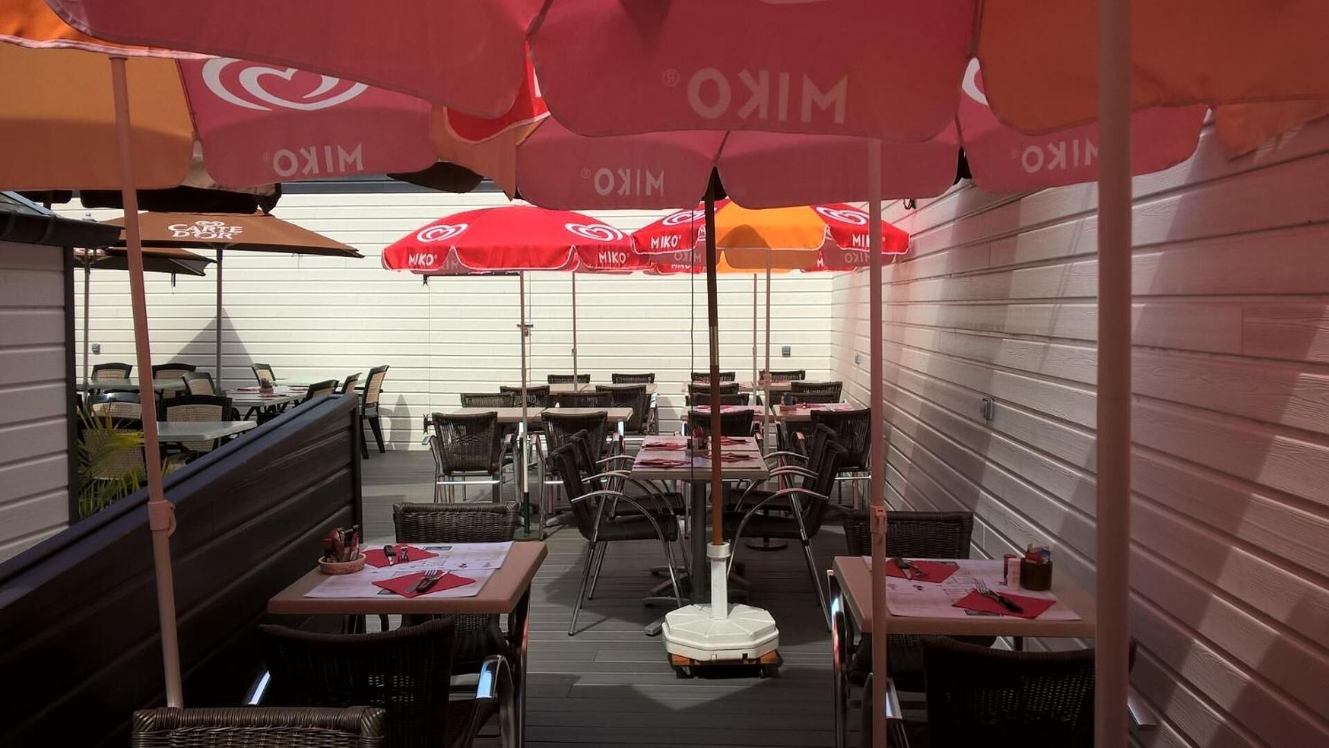 breakfast, lunch, dinner served; french cuisine, al fresco dining