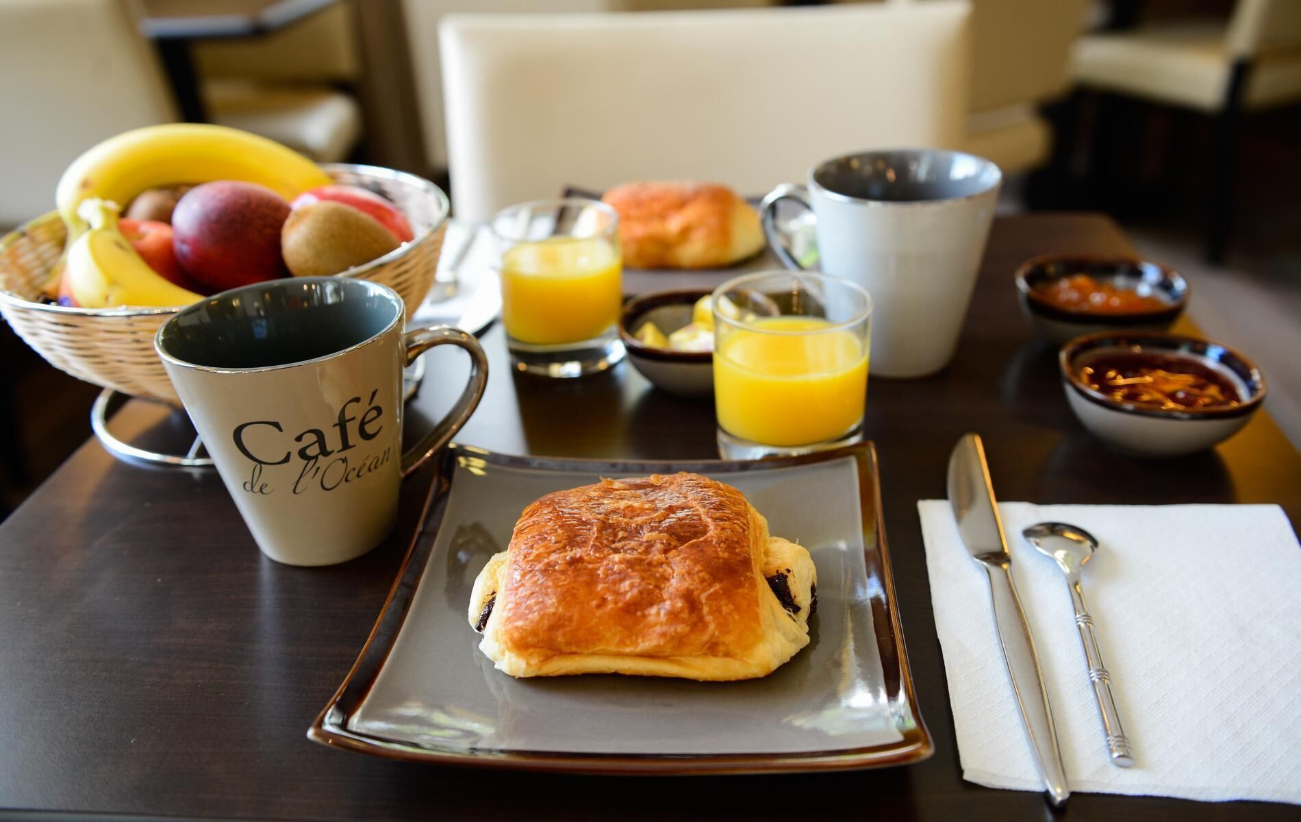 daily buffet breakfast (eur 10 per person)