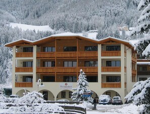 Front of property - Wirtshaushotel Alpenrose (San Lorenzo di Sebato)