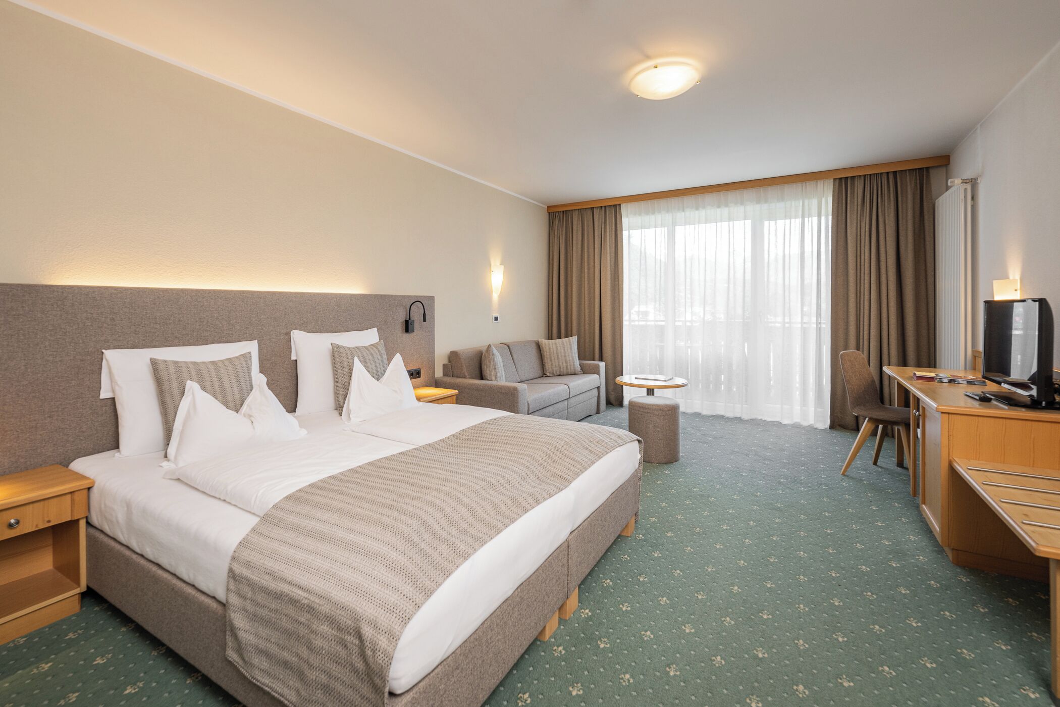 Suite | In-room safe, desk, laptop workspace, soundproofing