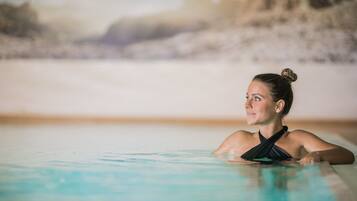 Alberca techada y alberca al aire libre por temporada