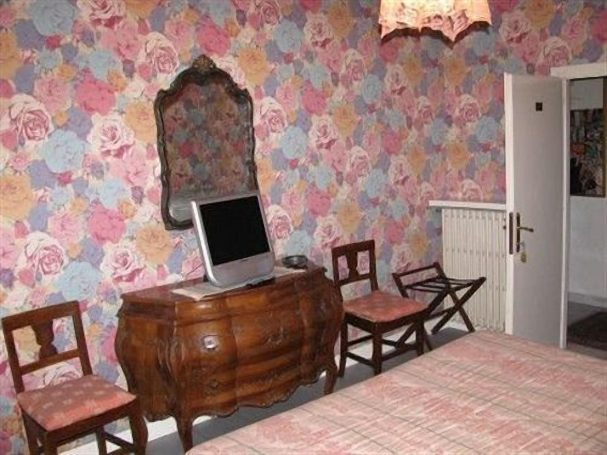 26-inch lcd tv with digital channels, tv