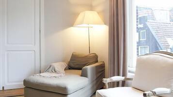 32-inch TV with digital channels, DVD player