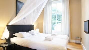 Standard Apartment, 3 Bedrooms, Kitchen | 1 bedroom, premium bedding, in-room safe, individually furnished