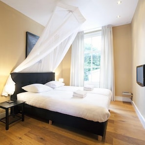 Standard Apartment, 3 Bedrooms, Kitchen | 1 bedroom, premium bedding, in-room safe, individually furnished - City Centre Apartments Jolanda (Amsterdam)