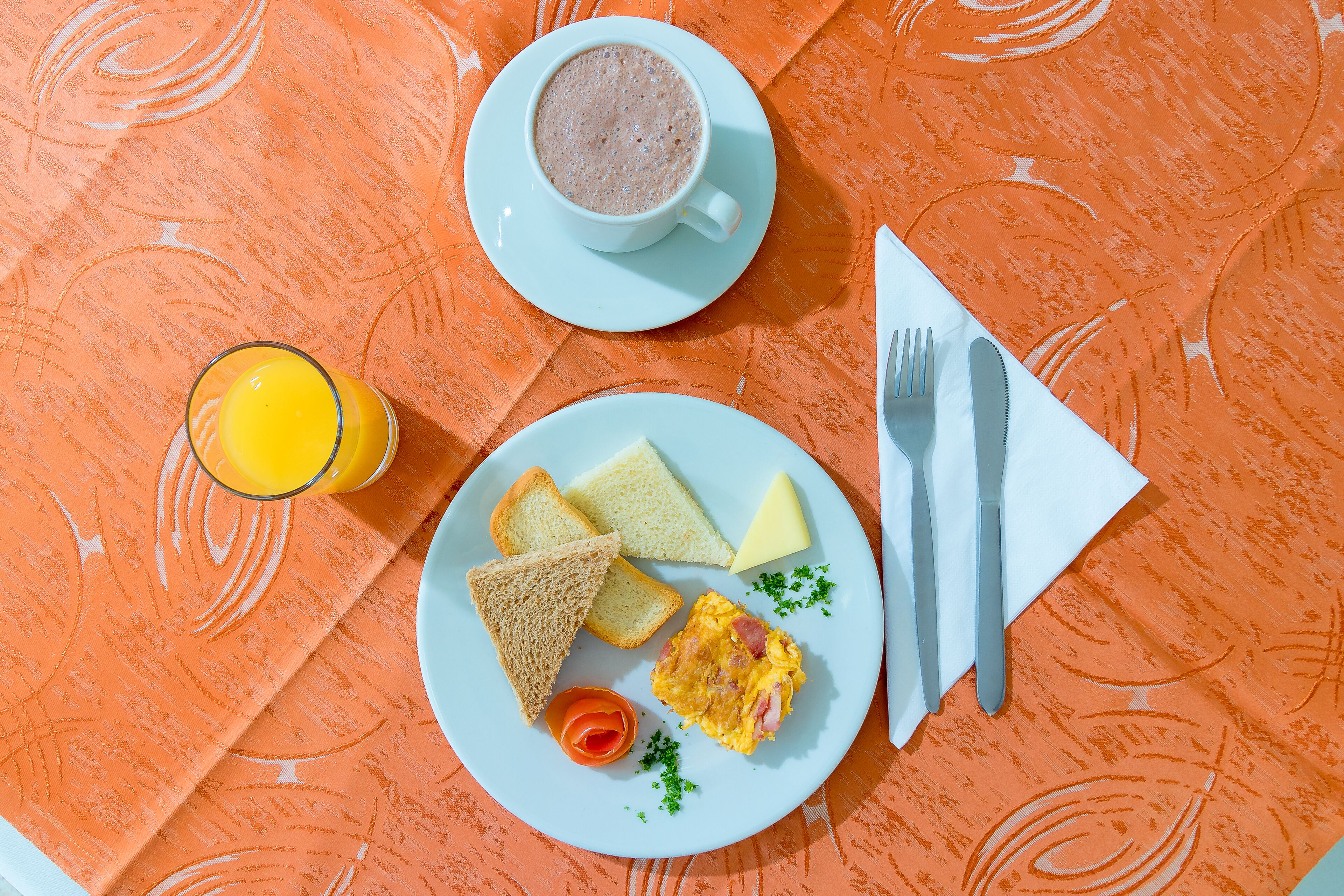 free daily continental breakfast