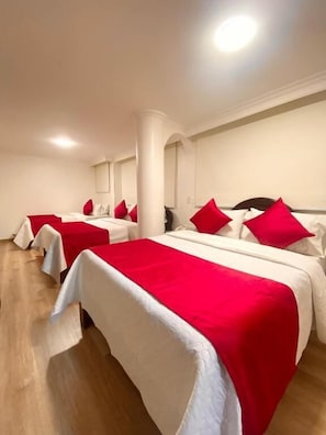 Down duvets, free WiFi, bed sheets, wheelchair access - Hotel Fontibon (Bogotá)