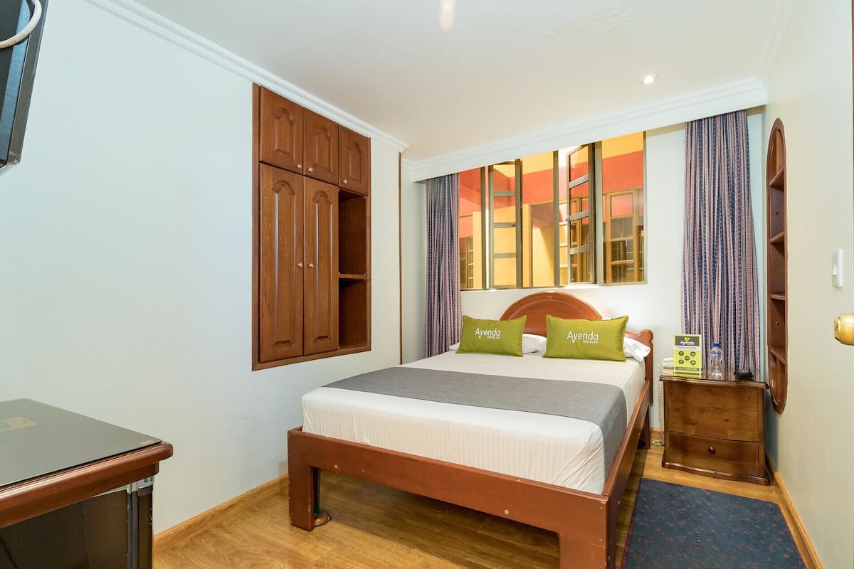 Down duvets, free WiFi, bed sheets, wheelchair access