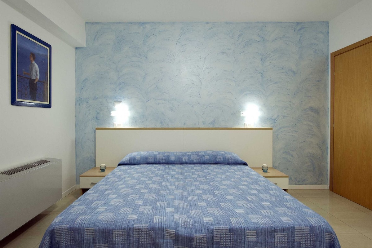 Apartemen Superior, 1 kamar tidur | Brankas, kedap suara, setrika/meja setrika, dan tempat tidur bayi
