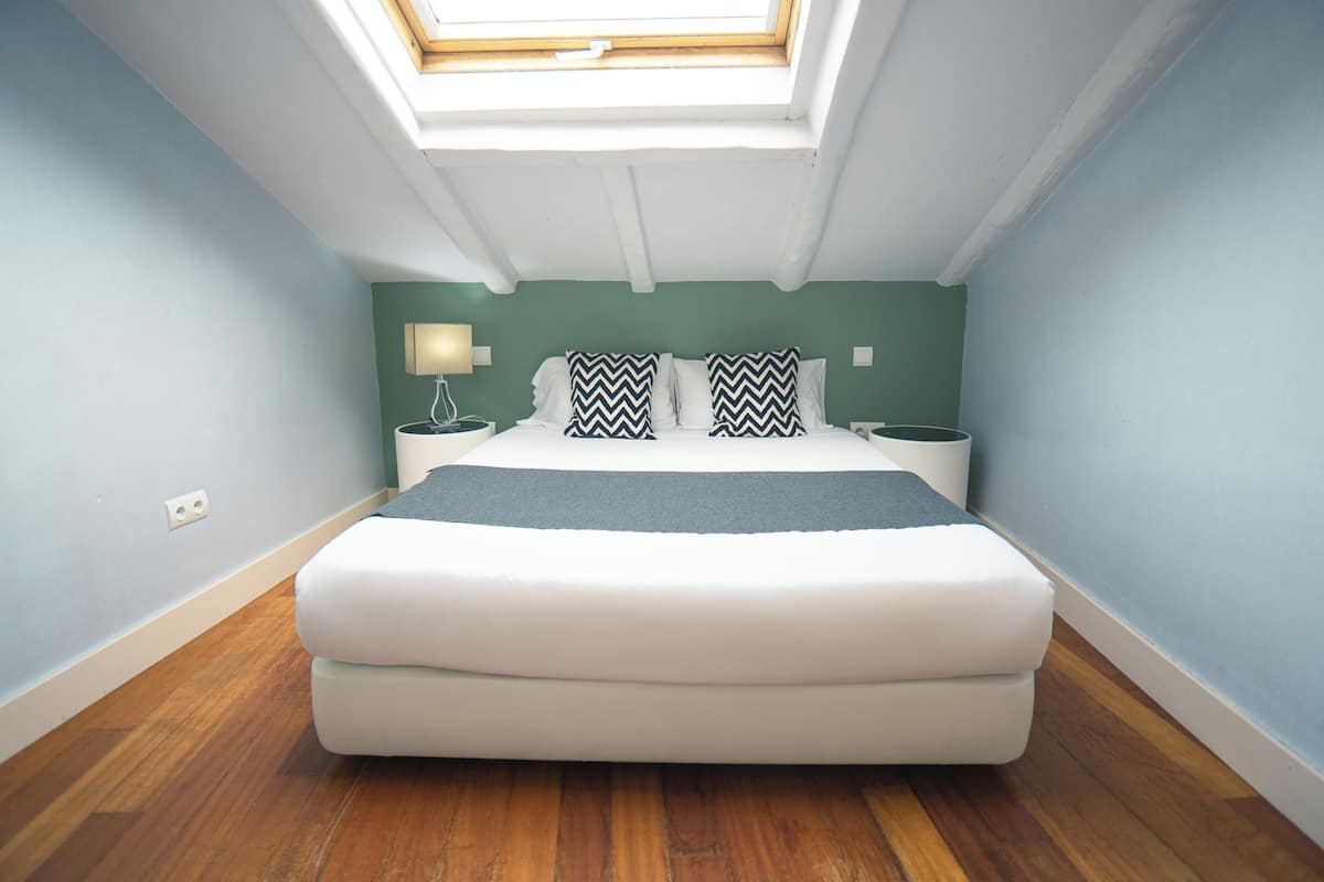 Dúplex, 3 habitaciones, 2 baños (8 pax) | Edredón, camas con efecto memoria y escritorio