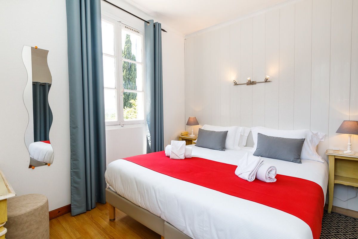 standard double room | premium bedding, individually decorated, individually furnished, desk