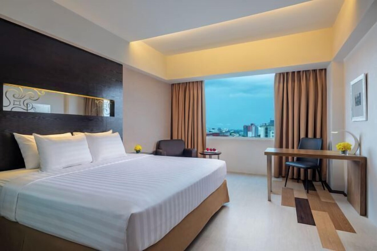 Premium bedding, minibar, in-room safe, desk