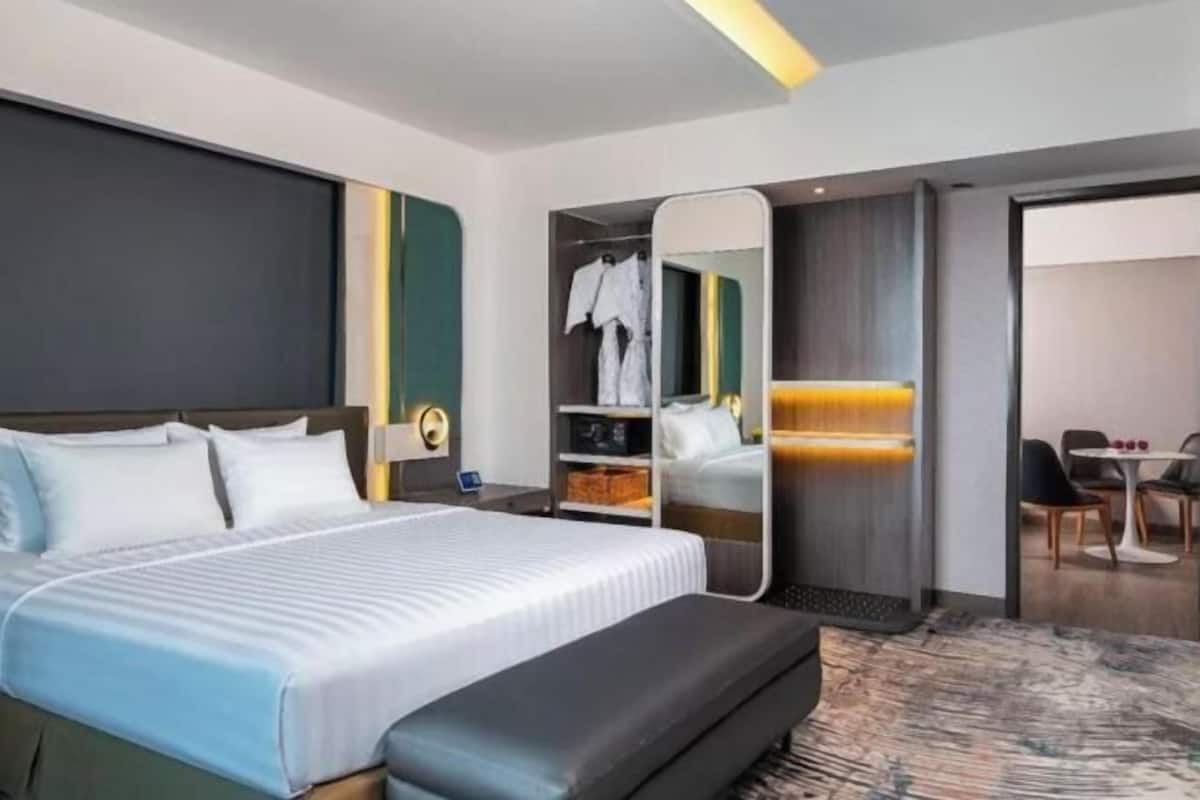 Premium bedding, minibar, in-room safe, desk