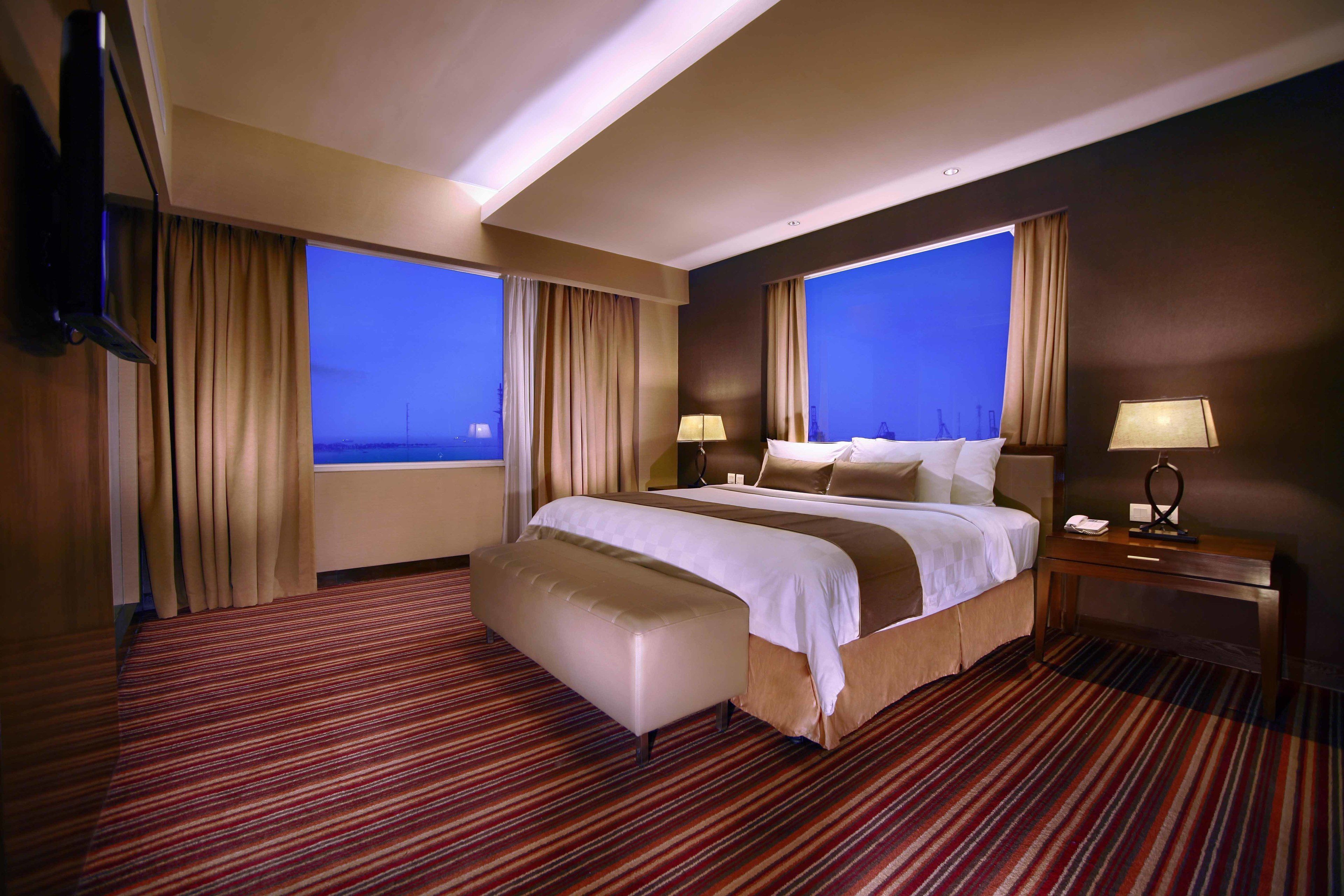 Premium bedding, minibar, in-room safe, desk