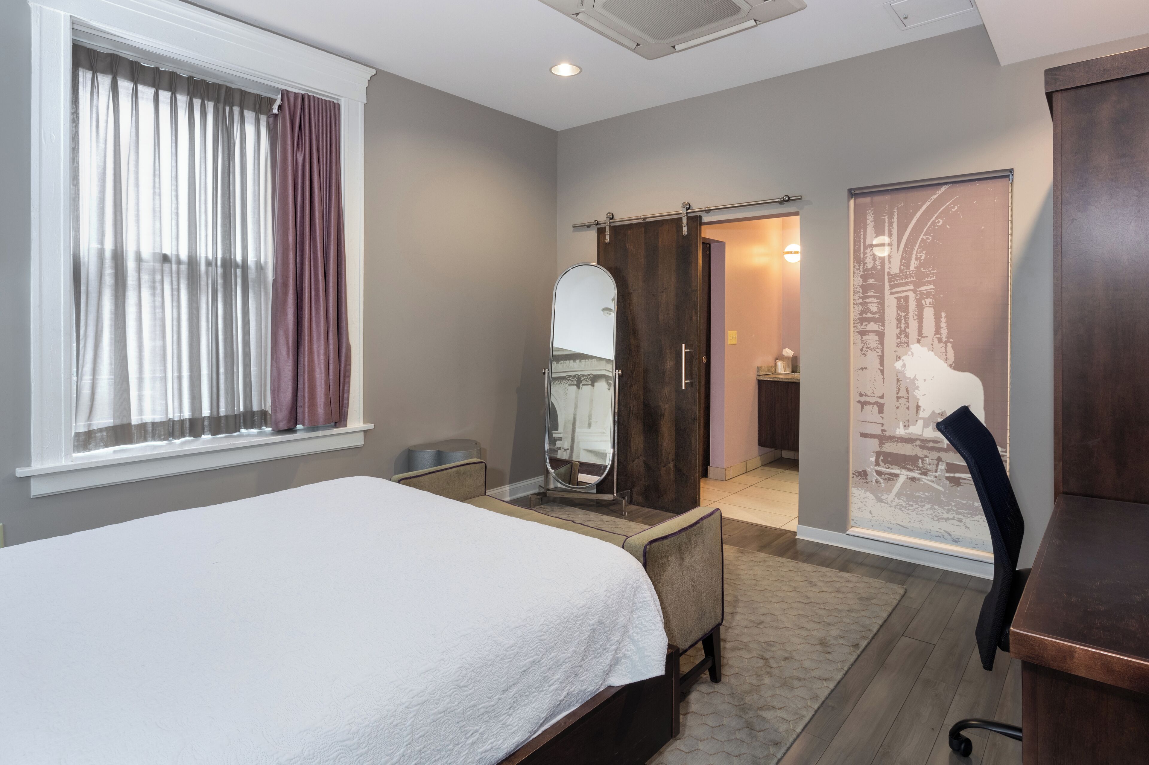 basic room, 1 queen bed, accessible, non smoking (mobility, roll-in shower) | 1 bedroom, premium bedding, in-room safe, individually decorated