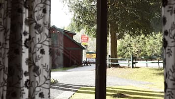 Cottage | Individually decorated, individually furnished, soundproofing